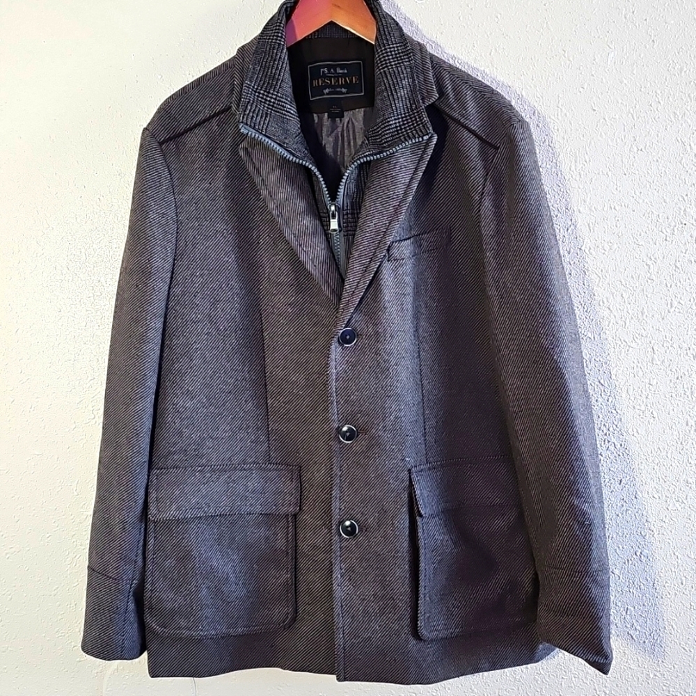 Jos. A. Bank Reserve Houndstooth Wool Blend Jacket With Liner.